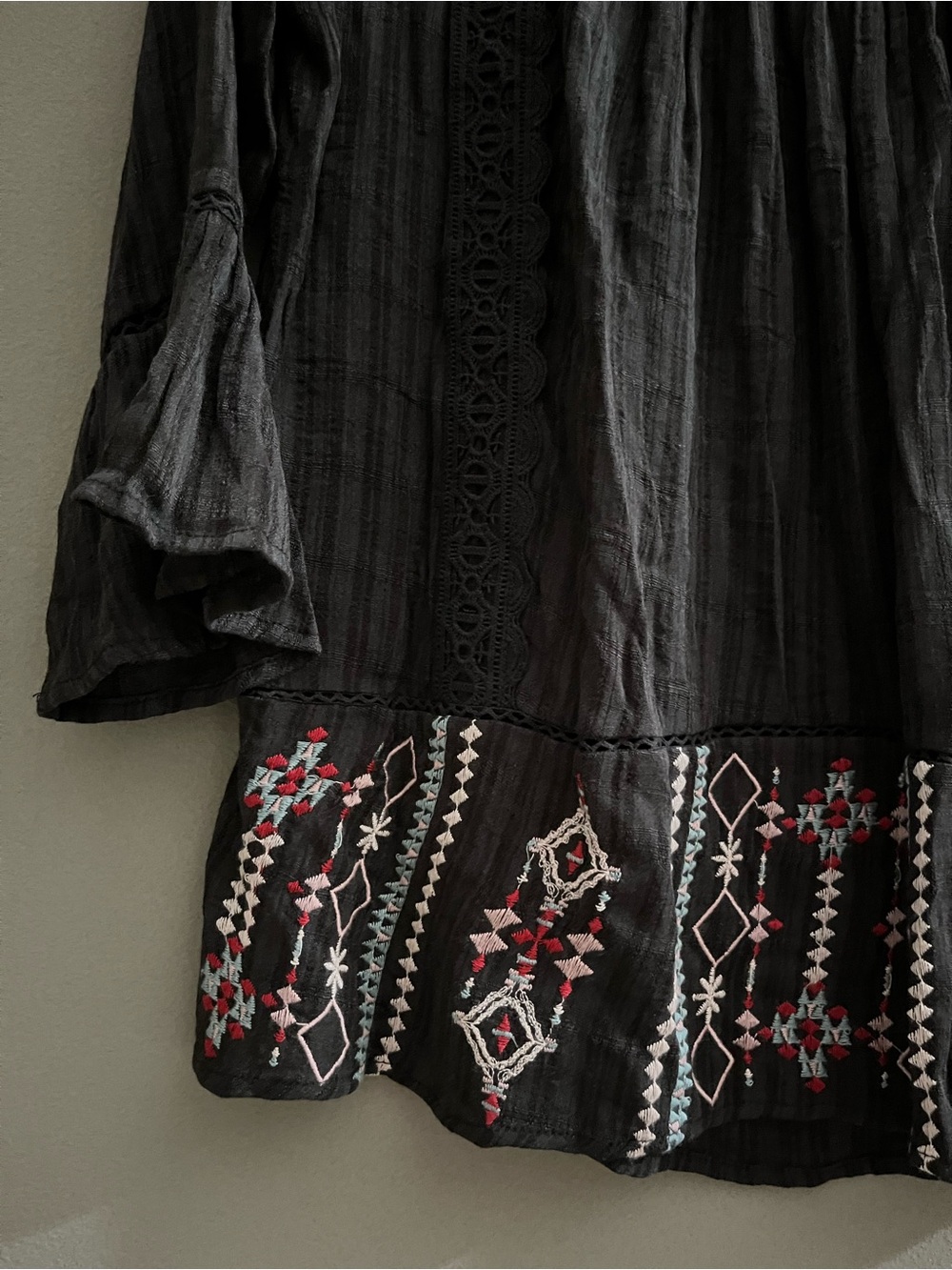 Knox Rose NWT Blouse XS Black Embroidered Boho Aztec Bell Sleeves Whimsigoth - Picture 3 of 16